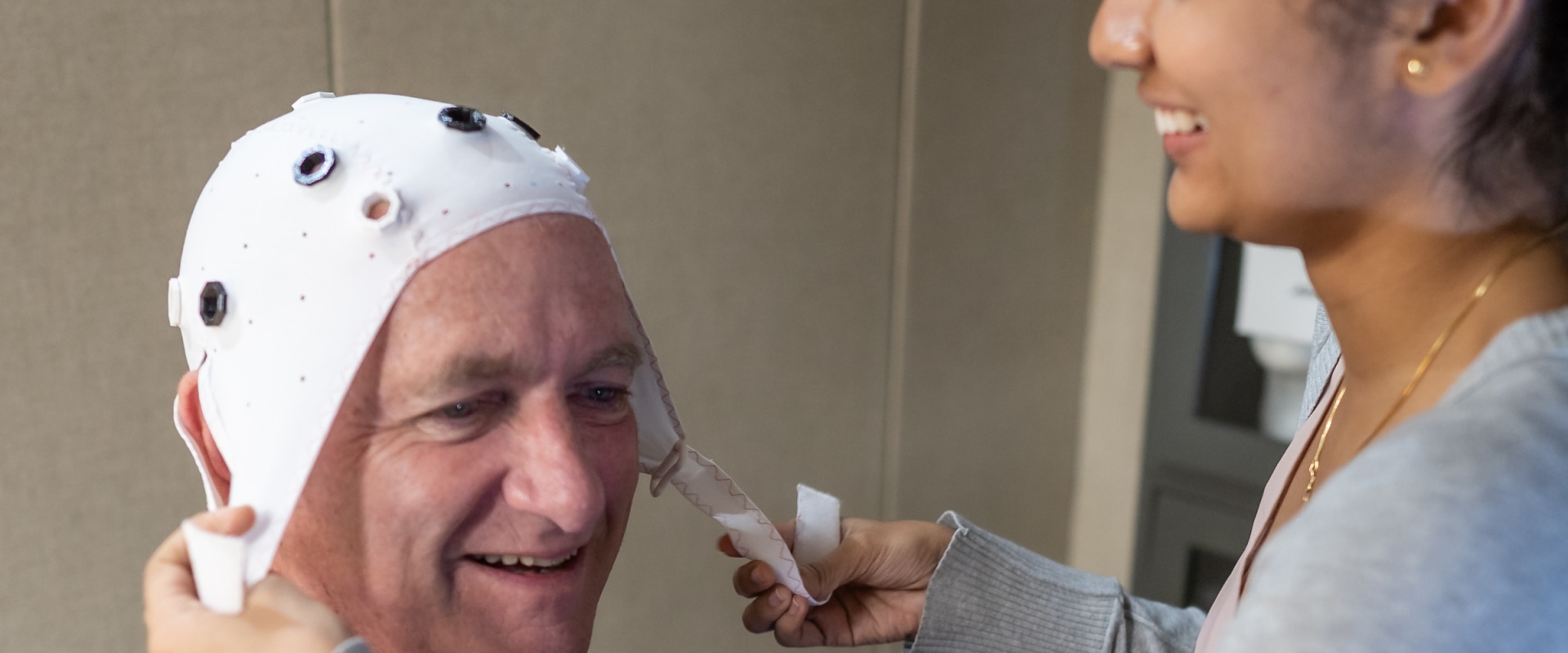 Exploring Non-Medication Therapies for Alzheimer's Disease Treatment